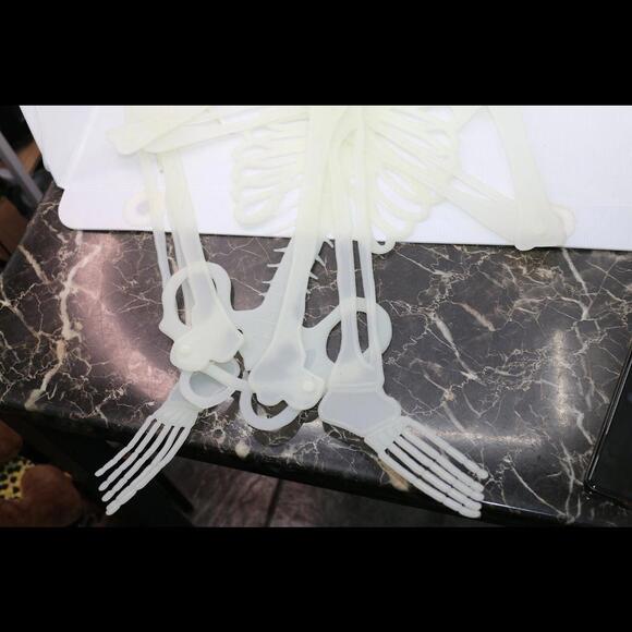 Vintage Glow In The Dark 43" Flat Plastic Skeleton Spooky Halloween Decoration - Picture 6 of 9